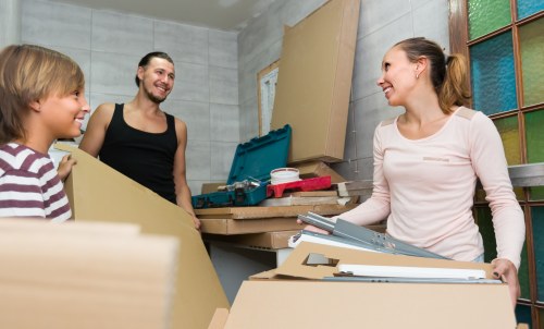 Removal team preparing a house move in Elephant and Castle