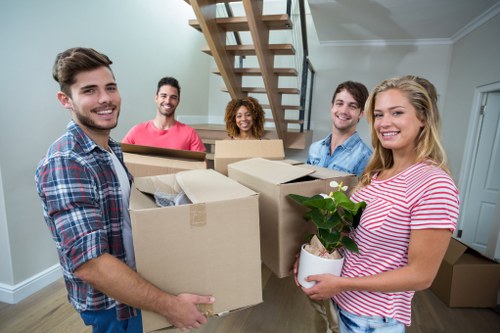 Local van move for residential and commercial customers in South London