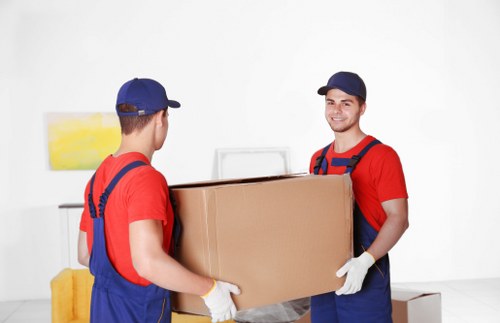 Removal van and moving boxes in Elephant and Castle